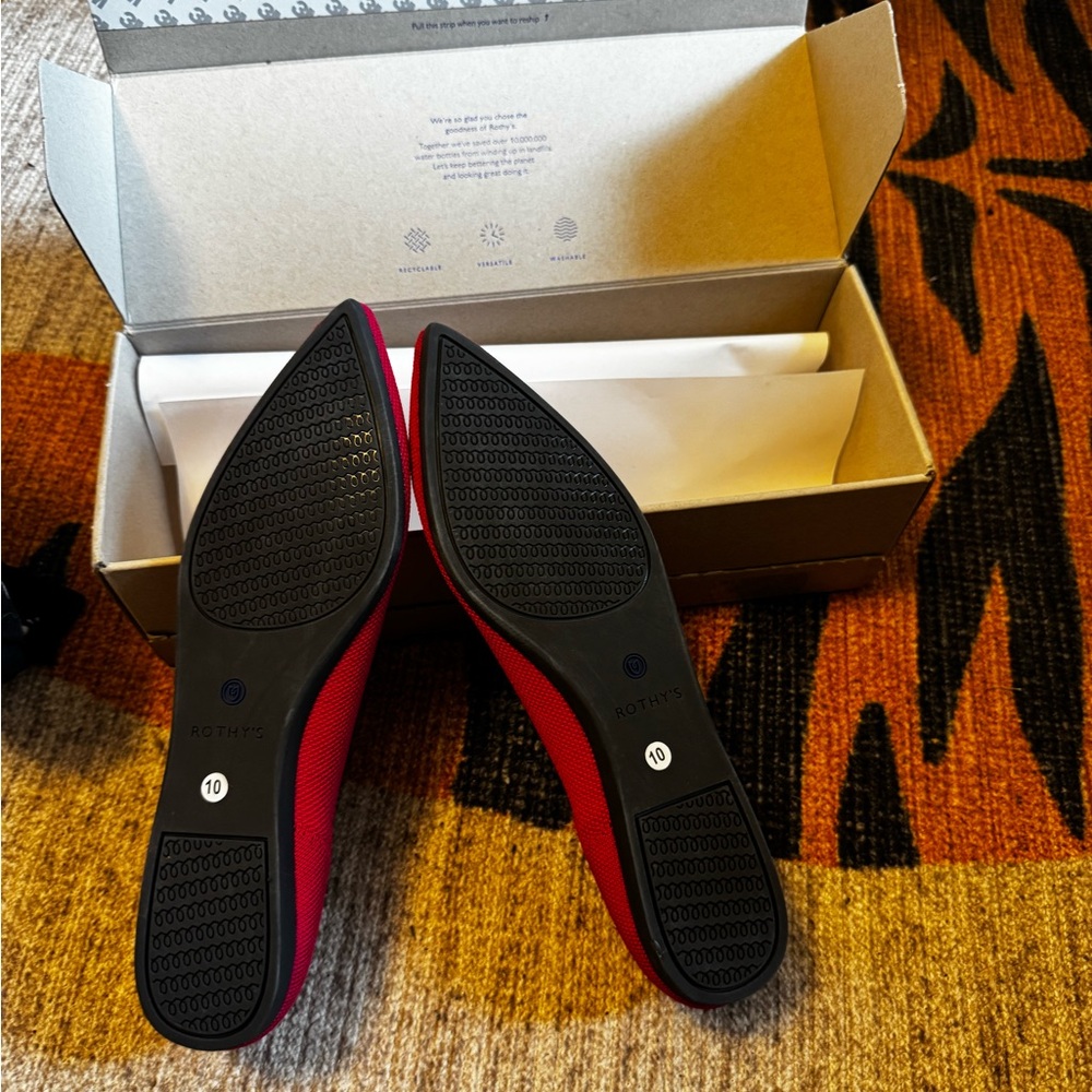 Rothy's Vibrant Red Pointed Flats - NEW IN BOX - Picture 3 of 3